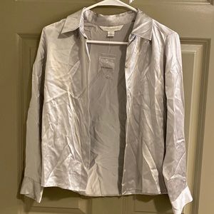 Silver Silk button top NWOT